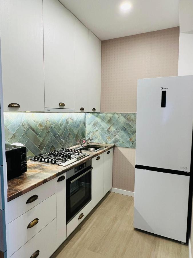 Aura Apartment Kutaisi Luaran gambar