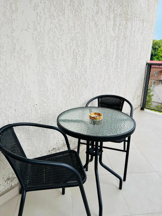 Aura Apartment Kutaisi Luaran gambar